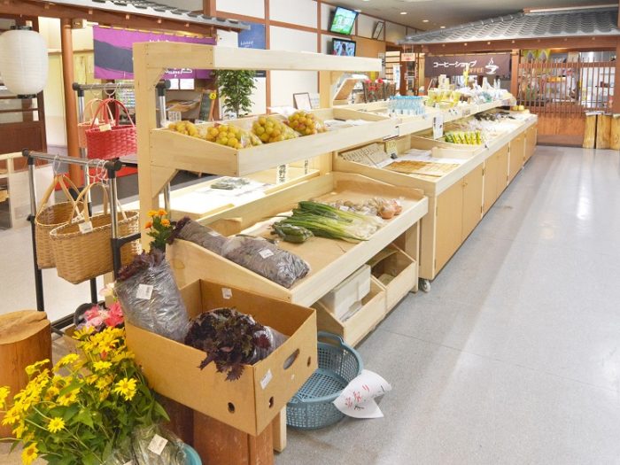 JA- 壁面オープン3段棚 （ストッカー付き） : 木製什器・木製陳列棚